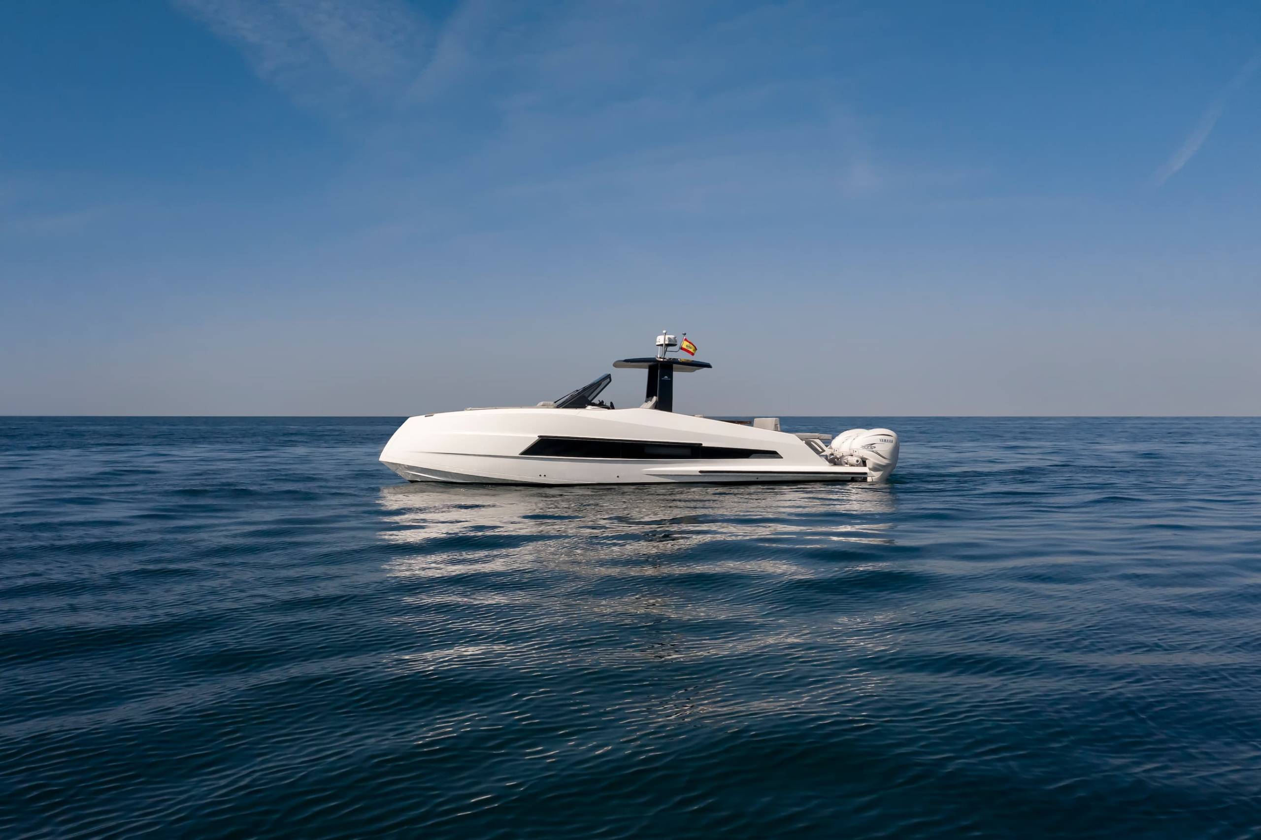 Astondoa_377C_Fueraborda_02_comp